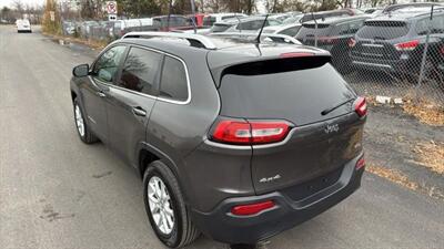 2015 Jeep Cherokee Latitude Sport Utility 4D   - Photo 9 - Manassas, VA 20109