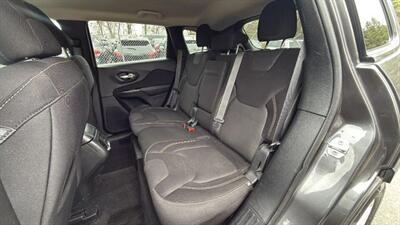 2015 Jeep Cherokee Latitude Sport Utility 4D   - Photo 43 - Manassas, VA 20109