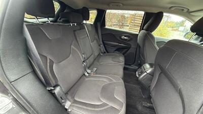 2015 Jeep Cherokee Latitude Sport Utility 4D   - Photo 50 - Manassas, VA 20109