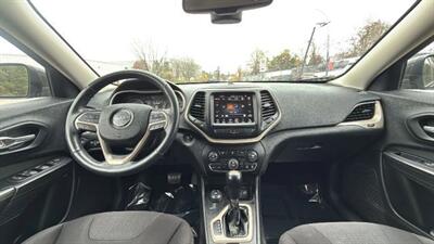 2015 Jeep Cherokee Latitude Sport Utility 4D   - Photo 20 - Manassas, VA 20109