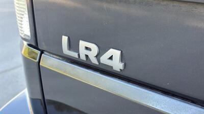 2011 Land Rover LR4 Sport Utility 4D - Photo 16 - Manassas, VA 20109