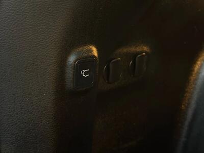 2019 Jeep Cherokee Limited Sport Utility 4D - Photo 43 - Manassas, VA 20109