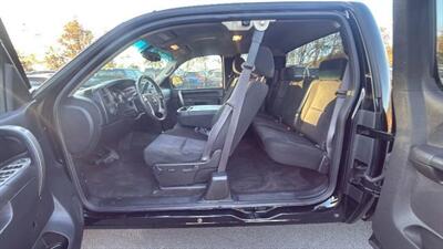 2011 GMC Sierra 1500 SLE Pickup 4D 6 1/2 ft   - Photo 19 - Manassas, VA 20109