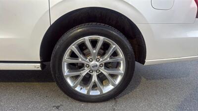 2019 Ford Expedition MAX Platinum Sport Utility 4D - Photo 68 - Manassas, VA 20109