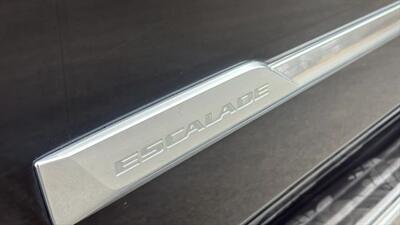 2015 Cadillac Escalade Luxury Sport Utility 4D - Photo 16 - Manassas, VA 20109