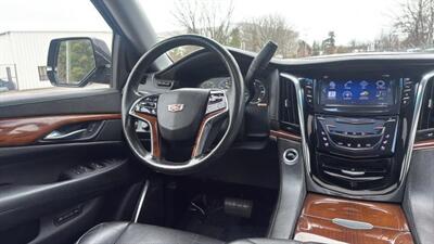 2015 Cadillac Escalade Luxury Sport Utility 4D - Photo 32 - Manassas, VA 20109
