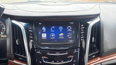 2015 Cadillac Escalade Luxury Sport Utility 4D - Photo 28 - Manassas, VA 20109