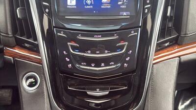 2015 Cadillac Escalade Luxury Sport Utility 4D - Photo 29 - Manassas, VA 20109