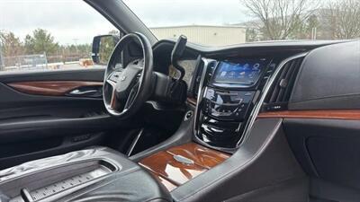 2015 Cadillac Escalade Luxury Sport Utility 4D - Photo 57 - Manassas, VA 20109