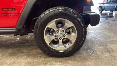 2015 Jeep Wrangler Unlimited Sport SUV 4D   - Photo 45 - Manassas, VA 20109