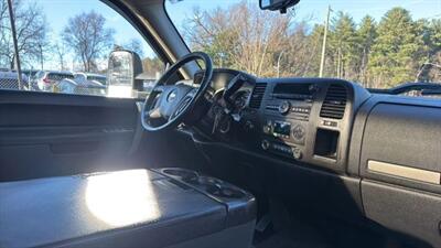 2011 Chevrolet Silverado 1500 LT Pickup 4D 6 1/2 ft   - Photo 37 - Manassas, VA 20109