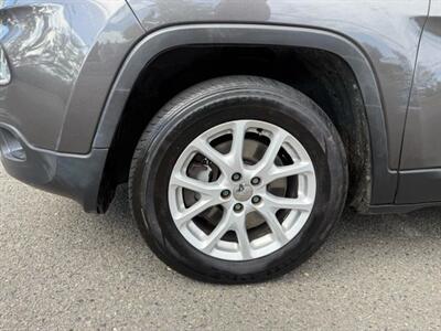 2014 Jeep Cherokee Latitude Sport Utility 4D - Photo 58 - Manassas, VA 20109