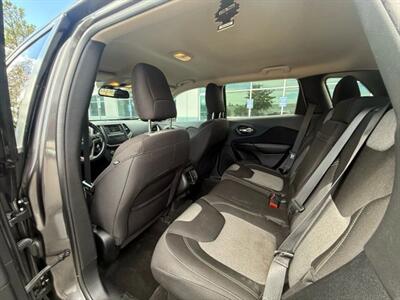 2014 Jeep Cherokee Latitude Sport Utility 4D - Photo 44 - Manassas, VA 20109