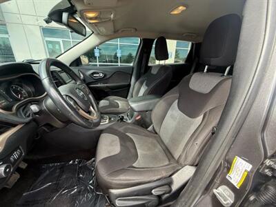 2014 Jeep Cherokee Latitude Sport Utility 4D - Photo 39 - Manassas, VA 20109