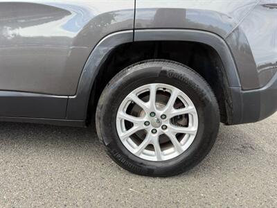 2014 Jeep Cherokee Latitude Sport Utility 4D - Photo 57 - Manassas, VA 20109