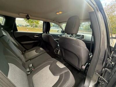 2014 Jeep Cherokee Latitude Sport Utility 4D - Photo 48 - Manassas, VA 20109