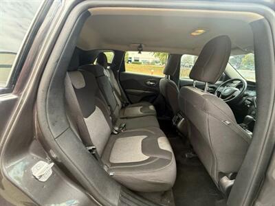 2014 Jeep Cherokee Latitude Sport Utility 4D - Photo 47 - Manassas, VA 20109