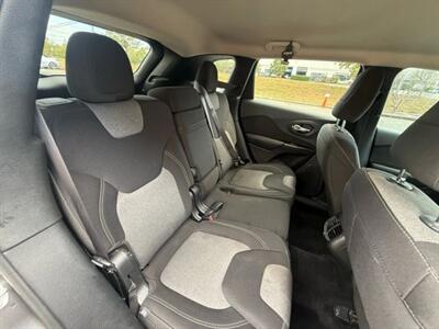 2014 Jeep Cherokee Latitude Sport Utility 4D - Photo 49 - Manassas, VA 20109