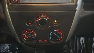 2019 Nissan Versa Note SV Hatchback 4D   - Photo 29 - Manassas, VA 20109