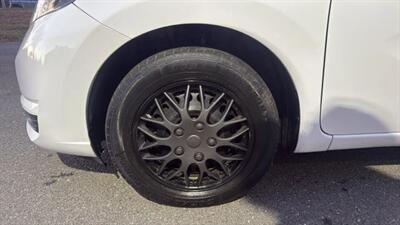 2019 Nissan Versa Note SV Hatchback 4D   - Photo 18 - Manassas, VA 20109