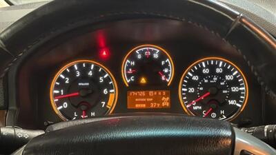 2015 Nissan Armada Platinum Sport Utility 4D - Photo 26 - Manassas, VA 20109