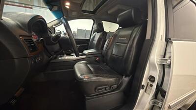 2015 Nissan Armada Platinum Sport Utility 4D - Photo 38 - Manassas, VA 20109