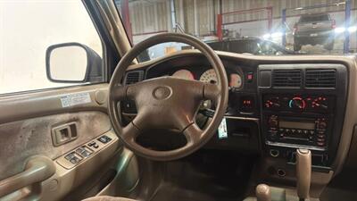 2003 Toyota Tacoma Limited Pickup 4D 5 ft   - Photo 32 - Manassas, VA 20109