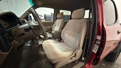 2003 Toyota Tacoma Limited Pickup 4D 5 ft   - Photo 34 - Manassas, VA 20109