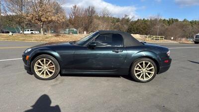 2006 Mazda MX-5 Miata Grand Touring Convertible 2D   - Photo 10 - Manassas, VA 20109
