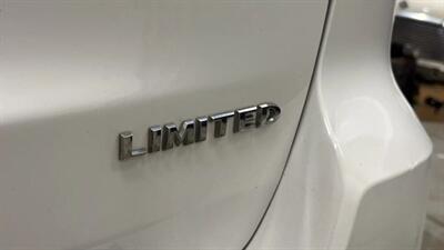 2014 Jeep Grand Cherokee Limited Sport Utility 4D   - Photo 19 - Manassas, VA 20109