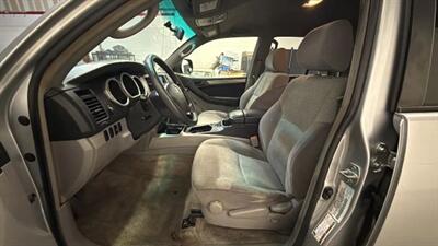 2005 Toyota 4Runner SR5 Sport Utility 4D - Photo 36 - Manassas, VA 20109