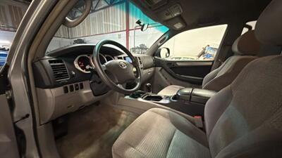 2005 Toyota 4Runner SR5 Sport Utility 4D - Photo 38 - Manassas, VA 20109