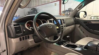 2005 Toyota 4Runner SR5 Sport Utility 4D - Photo 39 - Manassas, VA 20109