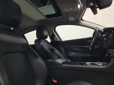 2017 Jaguar XE XE 25t Sedan 4D   - Photo 25 - Manassas, VA 20109