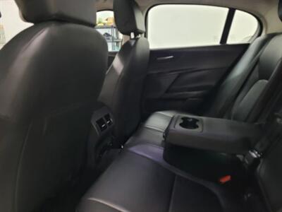 2017 Jaguar XE XE 25t Sedan 4D   - Photo 18 - Manassas, VA 20109