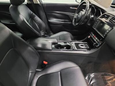 2017 Jaguar XE XE 25t Sedan 4D   - Photo 28 - Manassas, VA 20109