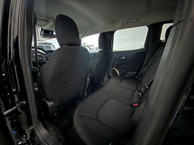 2015 Jeep Renegade Latitude Sport Utility 4D   - Photo 35 - Manassas, VA 20109