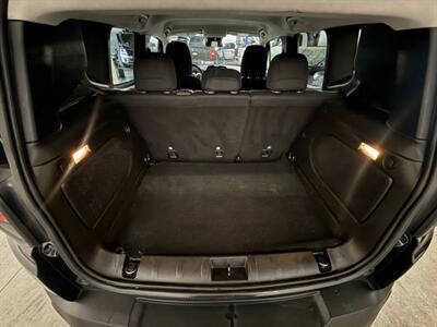 2015 Jeep Renegade Latitude Sport Utility 4D   - Photo 37 - Manassas, VA 20109