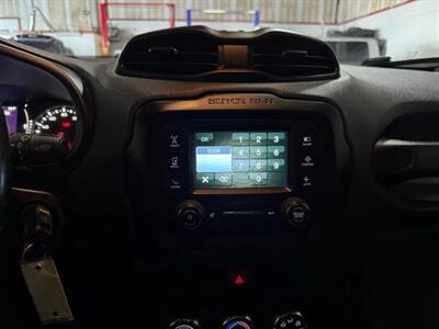 2015 Jeep Renegade Latitude Sport Utility 4D   - Photo 24 - Manassas, VA 20109