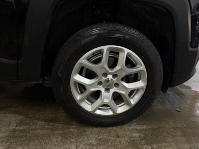 2015 Jeep Renegade Latitude Sport Utility 4D   - Photo 44 - Manassas, VA 20109