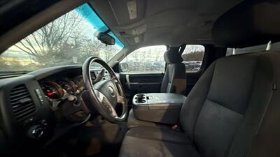 2011 Chevrolet Silverado 1500 LT Pickup 4D 6 1/2 ft   - Photo 16 - Manassas, VA 20109