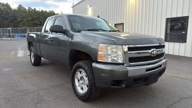 2011 Chevrolet Silverado 1500 LT Pickup 4D 6 1/2 ft   - Photo 1 - Manassas, VA 20109