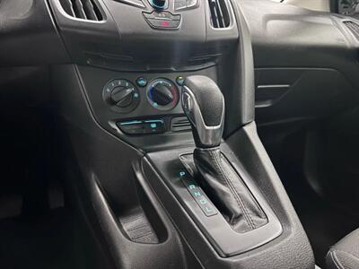 2013 Ford Focus S Sedan 4D - Photo 20 - Manassas, VA 20109
