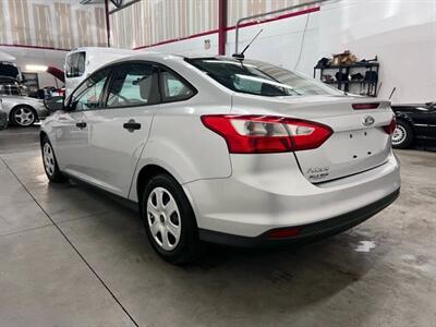 2013 Ford Focus S Sedan 4D - Photo 8 - Manassas, VA 20109