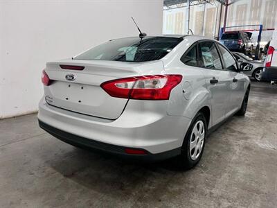 2013 Ford Focus S Sedan 4D - Photo 4 - Manassas, VA 20109