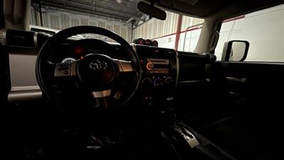 2007 Toyota FJ Cruiser Sport Utility 2D   - Photo 21 - Manassas, VA 20109