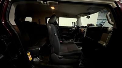 2007 Toyota FJ Cruiser Sport Utility 2D   - Photo 37 - Manassas, VA 20109
