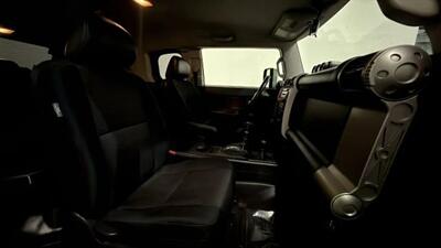 2007 Toyota FJ Cruiser Sport Utility 2D   - Photo 41 - Manassas, VA 20109