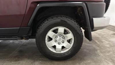 2007 Toyota FJ Cruiser Sport Utility 2D   - Photo 48 - Manassas, VA 20109