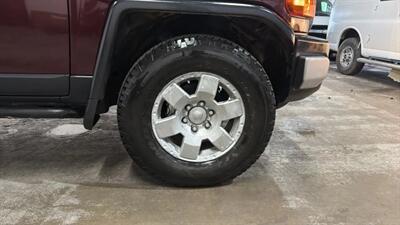 2007 Toyota FJ Cruiser Sport Utility 2D   - Photo 45 - Manassas, VA 20109